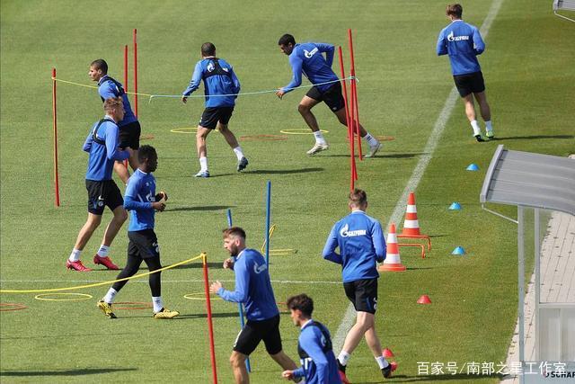 世界杯第16日前瞻：法挪榜首大战又见马宁身影 关注亚洲三队命运