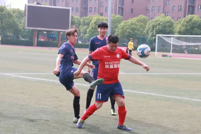 组图：世界杯-英格兰备战墨西哥 凯恩贝林乘凉